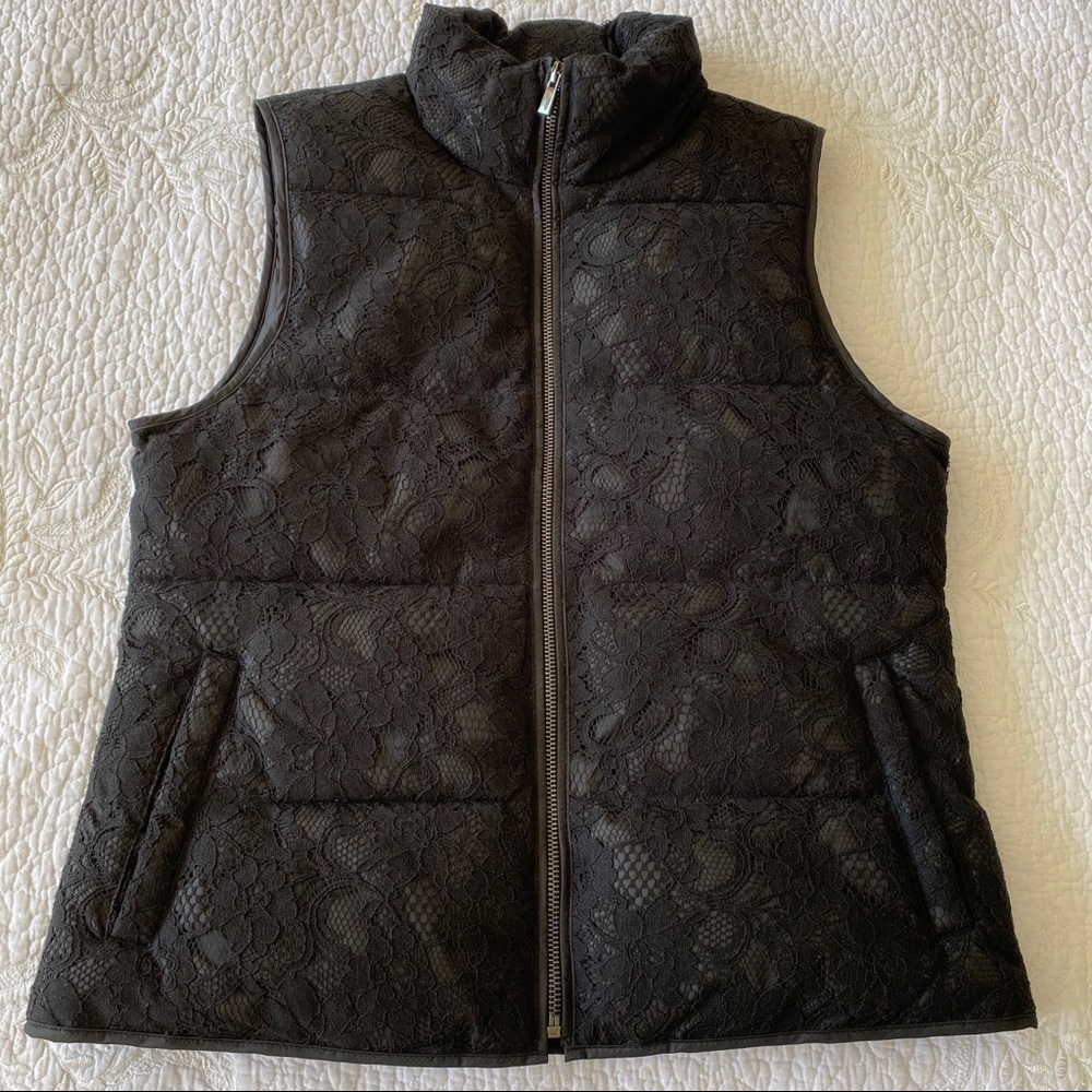 Banana Republic Factory black lace puffer vest XS
